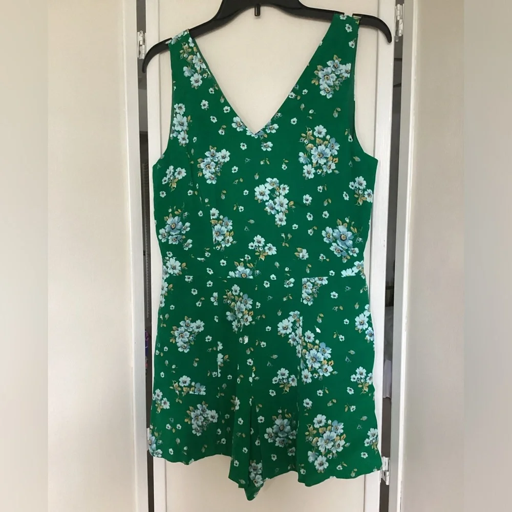 NWT LOFT Floral romper Sz 2 green shorts one-piece - Picture 3 of 8